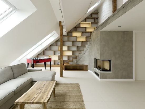 Loft jellegű lakás belső lépcső