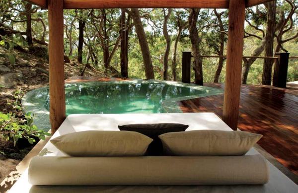 tengerparti_haz_teraszburkolat_lampaval