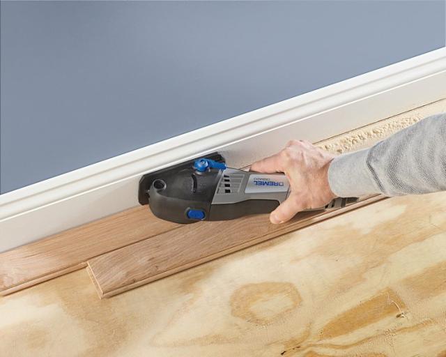 Dremel DSM20 kompakt fűrész díszléc vágás