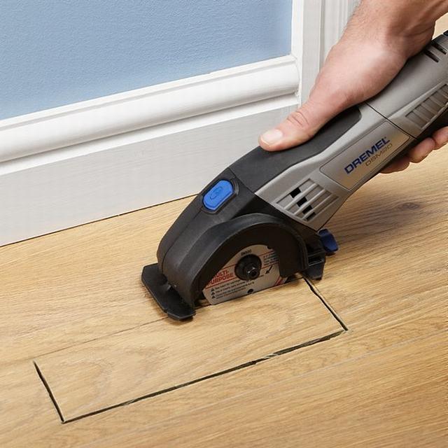 Dremel DSM20 kompakt fűrész parketta vágás