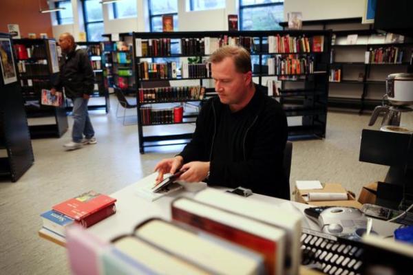 Könyvtár design bútorai