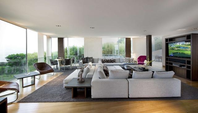 Modern tengerparti villa a francia riviérán