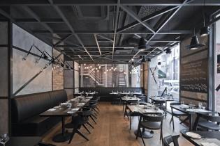 KNRDY Steakhouse és bár - BelsőépÃtészeti tervezés: SütÅ‘ Interior