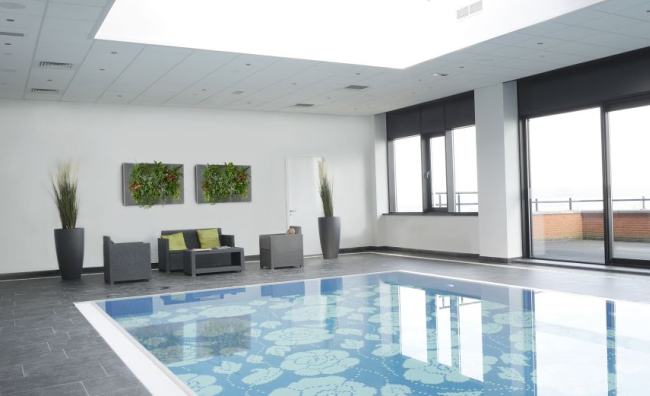 Önöntözős növénykép medence mellé vagy irodába