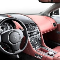 Aston Martin DB9 belső hangszórókkal