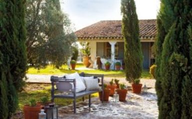 Felújított spanyol mediterrán kertes ház