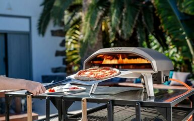 Süss profi pizzát a hordozható és stílusos pizzakemencében!
